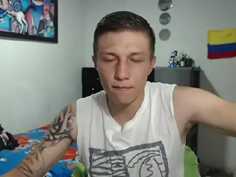 Snapshot of Stiiveen777 chatting on July 19, 12:58 am Stiiveen777 online show from July 19, 12:58 am
