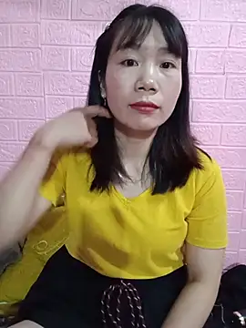 Snapshot of Em_xinh05 chatting on June 19, 12:42 pm Em xinh05 online show from June 19, 12:42 pm
