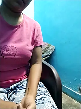 Snapshot of sexy-kanis21 chatting on June 18, 9:47 am sexy-kanis21 online show from June 18, 9:47 am