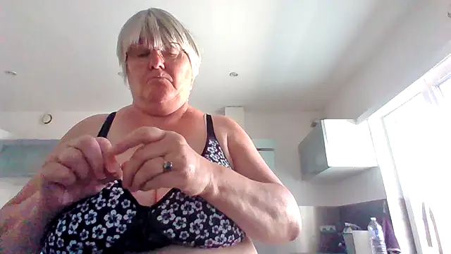 Snapshot of coquinesensuel chatting on July 15, 12:10 pm coquinesensuel online show from July 15, 12:10 pm