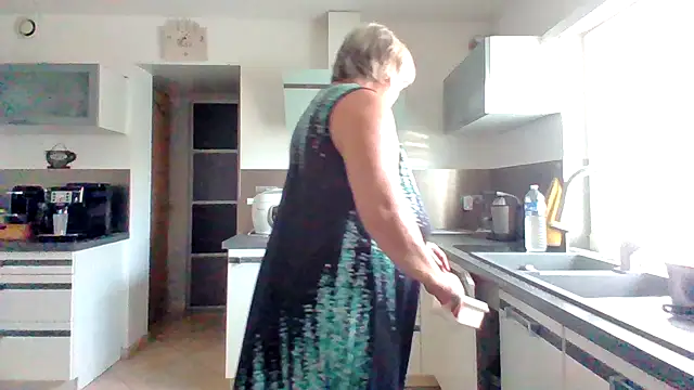 Snapshot of coquinesensuel chatting on July 19, 7:12 am coquinesensuel online show from July 19, 7:12 am