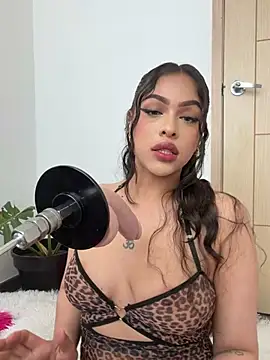 MilaHank online show from July 8, 3:49 pm