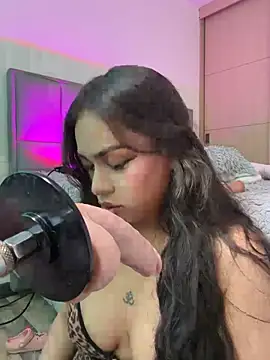 MilaHank online show from August 1, 7:57 pm