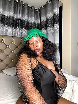 Snapshot of Pretty_Mariiie chatting on June 18, 8:35 pm Pretty Mariiie online show from June 18, 8:35 pm