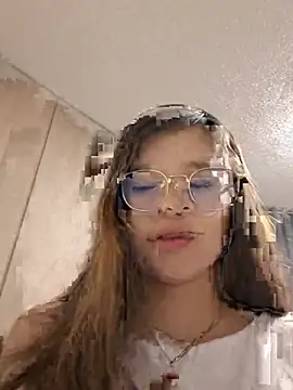 Snapshot of ZoeDear_ chatting on July 28, 2:18 am ZoeDear online show from July 28, 2:18 am