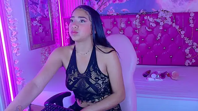 Snapshot of Taliasweet_ chatting on July 2, 8:26 pm Taliasweet online show from July 2, 8:26 pm