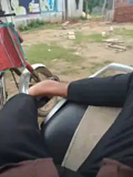 Snapshot of kalimkhan73 chatting on August 4, 11:35 am kalimkhan73 online show from August 4, 11:35 am