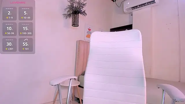 Snapshot of lulu_park chatting on July 9, 7:18 pm lulu park online show from July 9, 7:18 pm