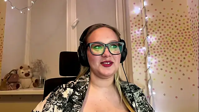 TashaDarm online show from June 20, 7:27 pm