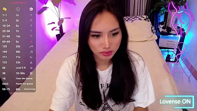 Snapshot of Bell_PepperHot chatting on August 2, 3:43 pm Bell PepperHot online show from August 2, 3:43 pm