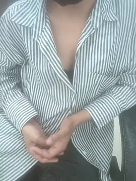 Snapshot of sushmita0 chatting on June 21, 2:36 am sushmita0 online show from June 21, 2:36 am