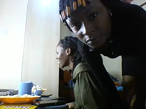 Snapshot of freakyqueenB chatting on June 20, 8:00 pm freakyqueenB online show from June 20, 8:00 pm