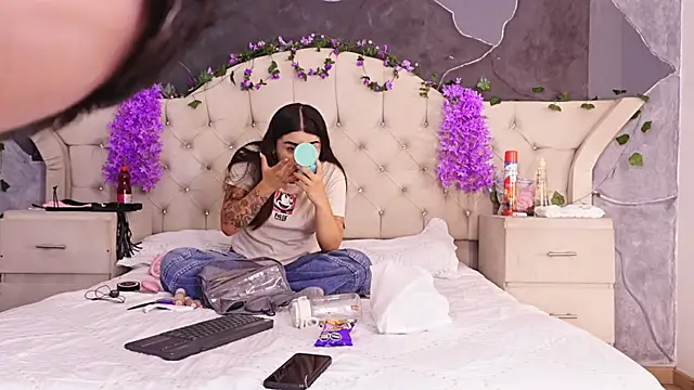 Snapshot of GabbyAndDominic chatting on July 11, 12:41 pm GabbyAndDominic online show from July 11, 12:41 pm