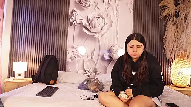 Snapshot of GabbyAndDominic chatting on July 16, 12:44 pm GabbyAndDominic online show from July 16, 12:44 pm
