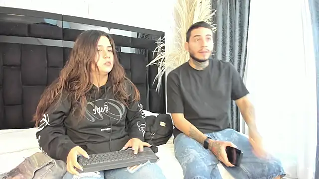 Snapshot of GabbyAndDominic chatting on July 30, 11:31 am GabbyAndDominic online show from July 30, 11:31 am