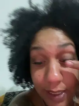 Snapshot of estrellla1 chatting on August 7, 12:12 am estrellla1 online show from August 7, 12:12 am