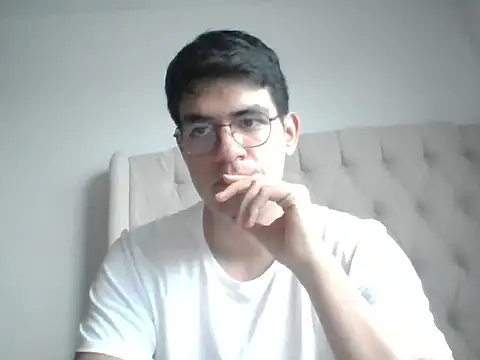 Snapshot of FernanHot69 chatting on July 22, 12:35 am FernanHot69 online show from July 22, 12:35 am