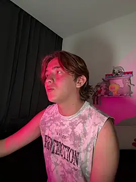 sweet boyyy1 online show from August 6, 2:57 am