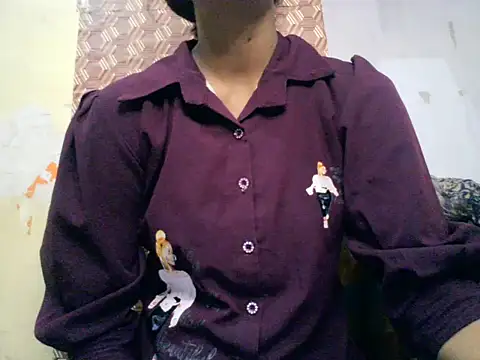 Snapshot of sayana_shrma chatting on August 4, 4:04 am sayana shrma online show from August 4, 4:04 am