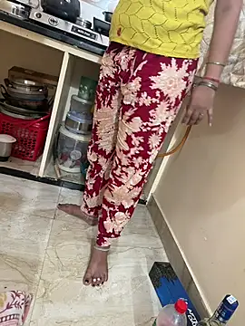 Snapshot of Bold_couple_desi chatting on June 24, 2:49 pm Bold couple desi online show from June 24, 2:49 pm