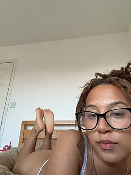 Snapshot of prettypeachyxx chatting on June 19, 6:01 pm prettypeachyxx online show from June 19, 6:01 pm