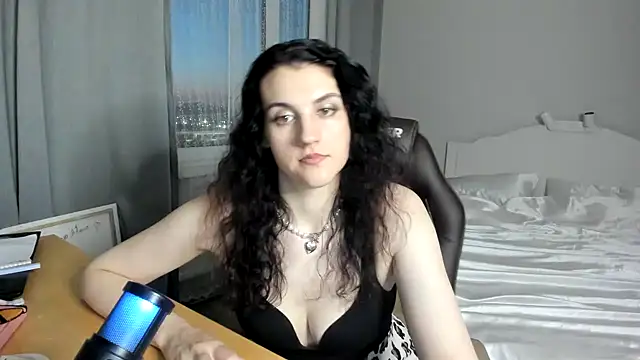 Snapshot of Avelinatt chatting on July 13, 9:06 pm Avelinatt online show from July 13, 9:06 pm