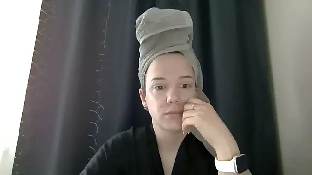 Snapshot of Nivella chatting on June 24, 9:52 am Nivella online show from June 24, 9:52 am