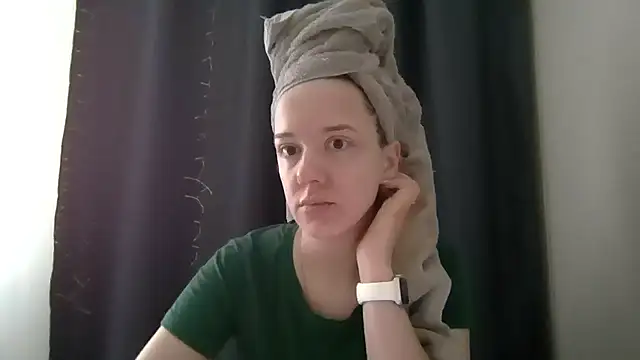 Snapshot of Nivella chatting on July 6, 6:54 am Nivella online show from July 6, 6:54 am