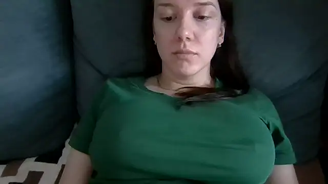 Snapshot of Nivella chatting on July 9, 11:25 am Nivella online show from July 9, 11:25 am