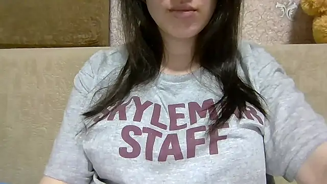 Snapshot of Nivella chatting on July 18, 6:34 pm Nivella online show from July 18, 6:34 pm