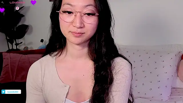 MySweetSofie online show from February 12, 2:06 am