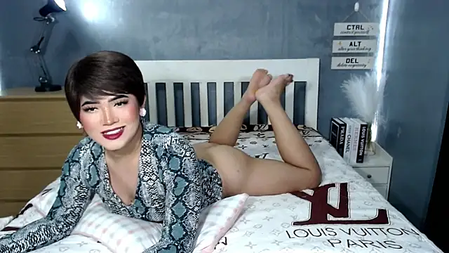 Snapshot of STUCK_on_YOU_ chatting on October 5, 8:29 pm STUCK on YOU online show from October 5, 8:29 pm