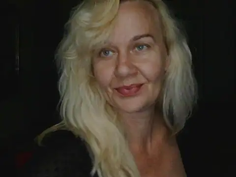 Snapshot of Ravelynni chatting on July 25, 2:25 pm Ravelynni online show from July 25, 2:25 pm