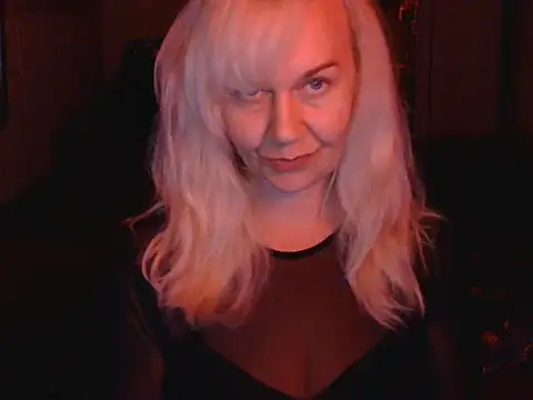 Snapshot of Ravelynni chatting on July 26, 4:03 pm Ravelynni online show from July 26, 4:03 pm