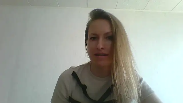Snapshot of Nimetta chatting on July 7, 10:52 am Nimetta online show from July 7, 10:52 am