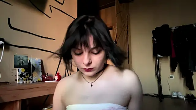 Snapshot of Reeegina chatting on June 23, 4:27 pm Reeegina online show from June 23, 4:27 pm