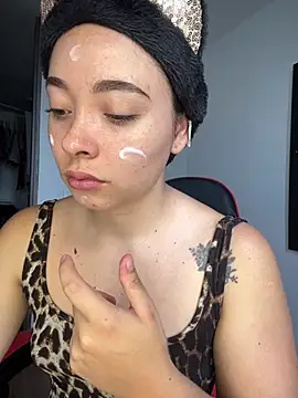 mia bornner online show from July 23, 2:37 pm