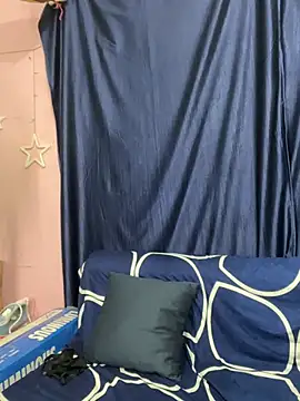 Snapshot of NudeDancingqueen chatting on July 6, 6:32 am NudeDancingqueen online show from July 6, 6:32 am