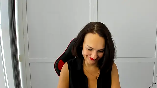 Snapshot of OliviaKateee chatting on July 16, 6:30 am OliviaKateee online show from July 16, 6:30 am