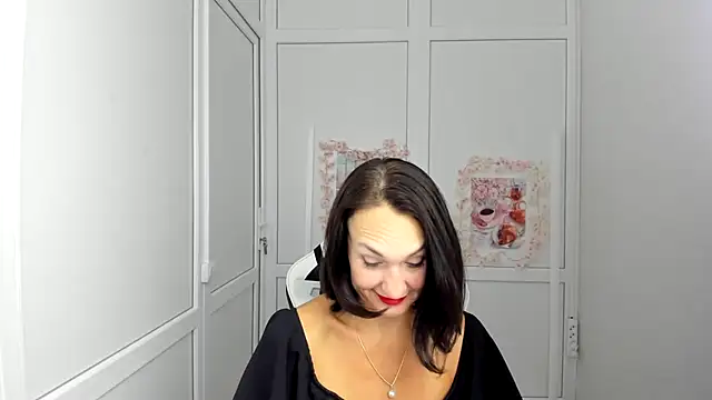 Snapshot of OliviaKateee chatting on July 17, 12:23 pm OliviaKateee online show from July 17, 12:23 pm