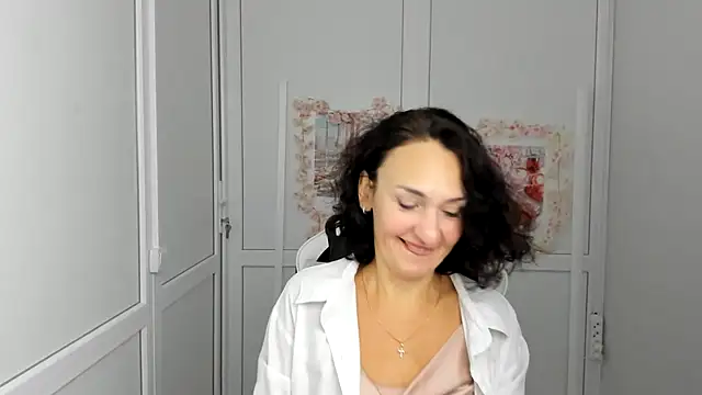 Snapshot of OliviaKateee chatting on July 19, 6:17 am OliviaKateee online show from July 19, 6:17 am