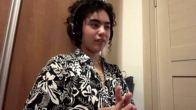 Snapshot of ChaeNeuendorf chatting on June 23, 9:29 am ChaeNeuendorf online show from June 23, 9:29 am