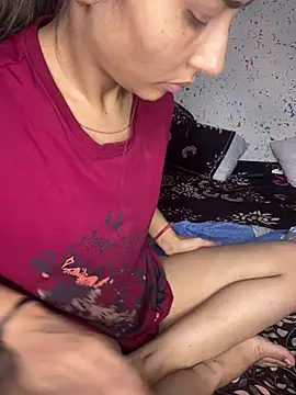 Snapshot of Romantic_couple69 chatting on July 18, 4:05 am Romantic couple69 online show from July 18, 4:05 am