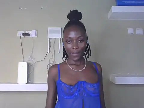 Snapshot of Elsie_1 chatting on July 7, 6:47 am Elsie 1 online show from July 7, 6:47 am