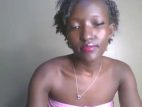 Snapshot of Keilay chatting on July 4, 7:36 am Keilay online show from July 4, 7:36 am