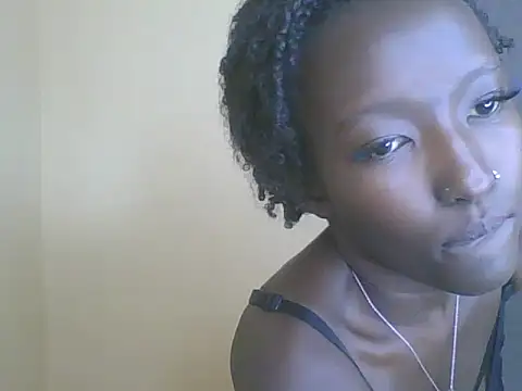 Snapshot of Keilay chatting on July 7, 8:24 pm Keilay online show from July 7, 8:24 pm