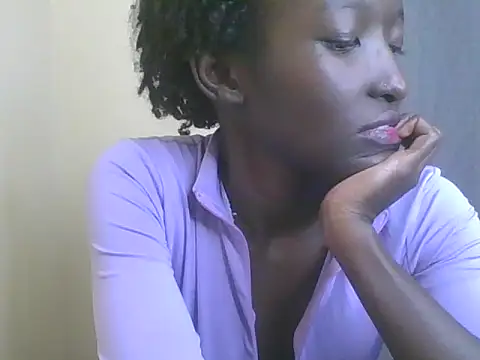 Snapshot of Keilay chatting on July 13, 9:45 am Keilay online show from July 13, 9:45 am