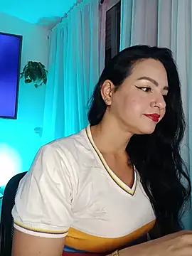 Snapshot of WandaArias chatting on July 5, 3:34 am WandaArias online show from July 5, 3:34 am