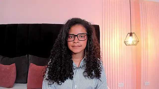 Snapshot of estefa_rose chatting on July 6, 4:20 pm estefa rose online show from July 6, 4:20 pm