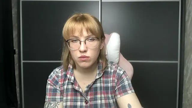 Reginasmilee online show from February 7, 6:35 am